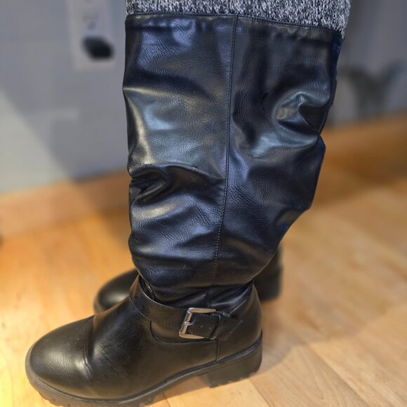 Boots - Picture 2 of 3